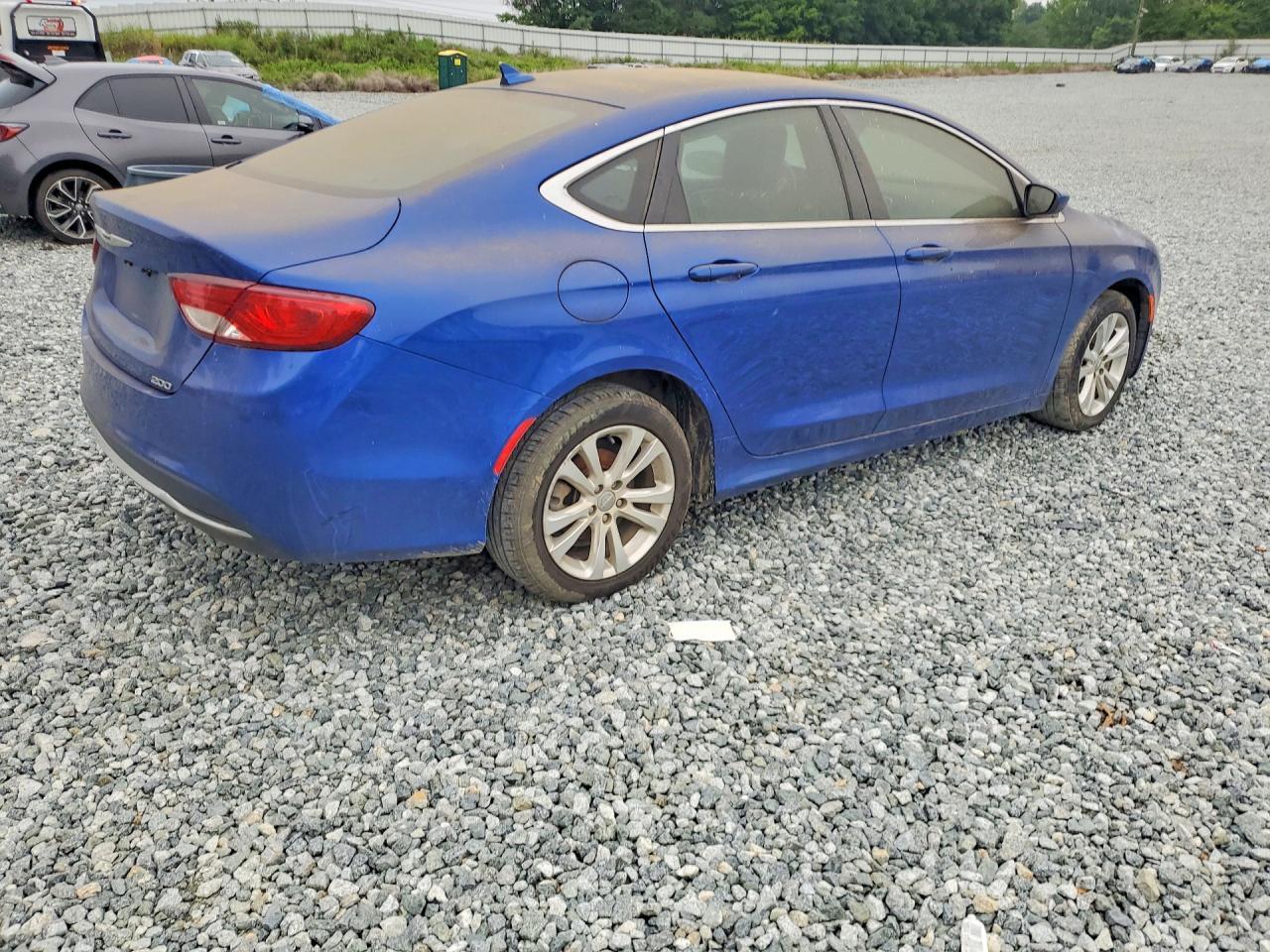 2016 Chrysler 200 Limited - Image 3