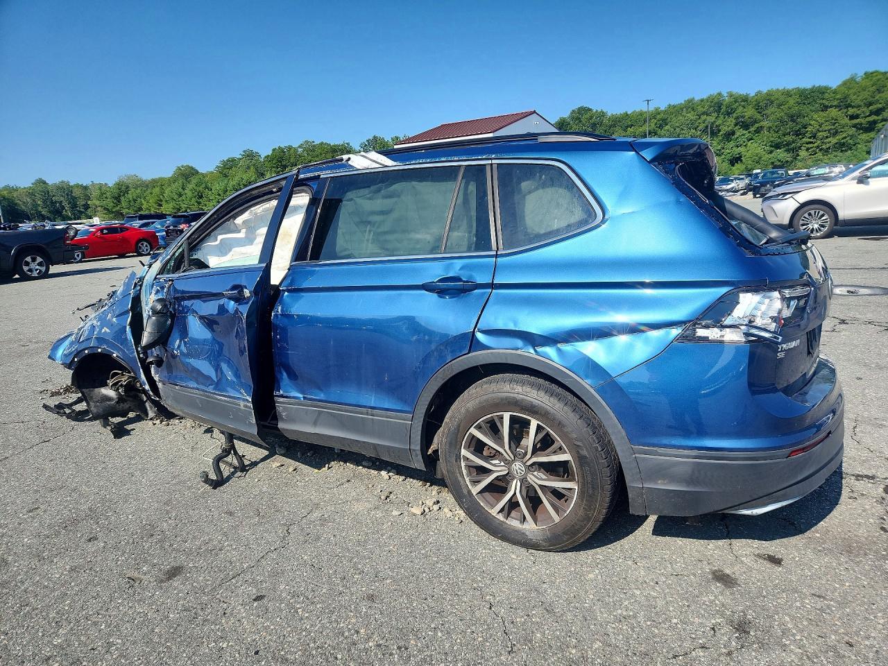2019 Volkswagen Tiguan Se - Image 2