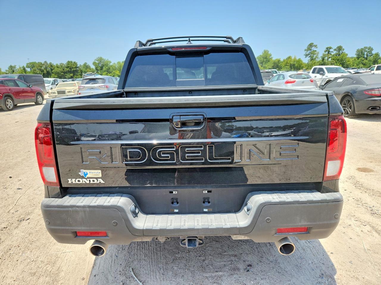 2025 Honda Ridgeline Black Edition - Image 6