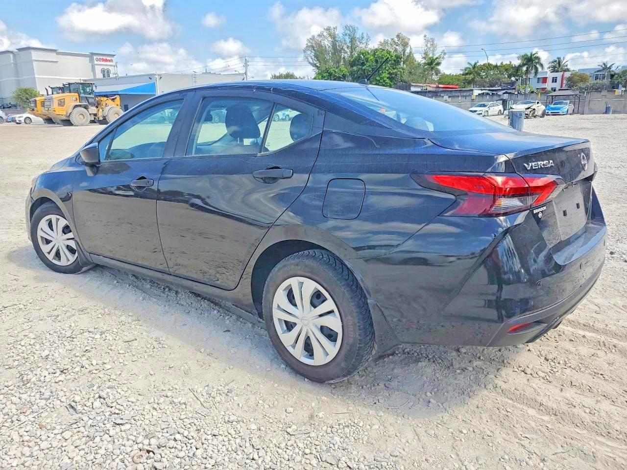 2023 Nissan Versa S - Image 2