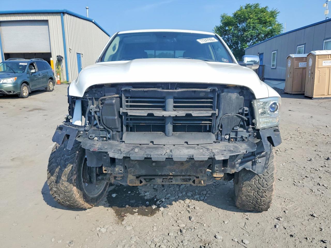 2017 Ram 1500 Laramie - Image 5