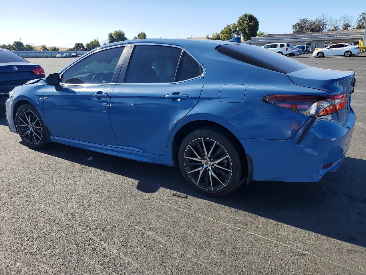 2024 Toyota Camry Se - Фото 2