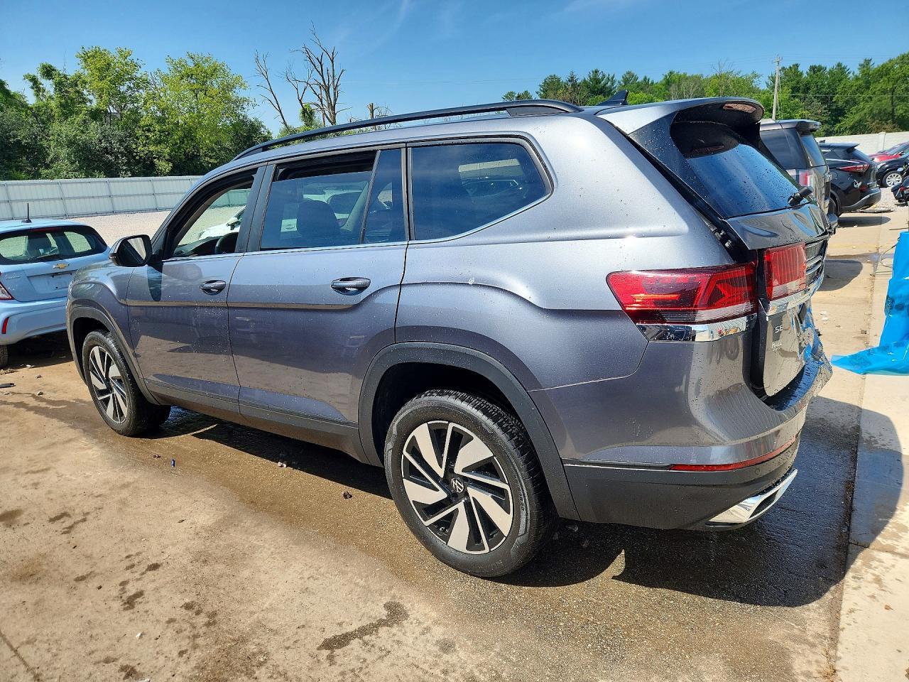 2024 Volkswagen Atlas Se - Фото 2