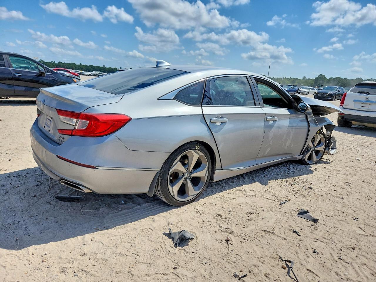 2018 Honda Accord Touring - Фото 3