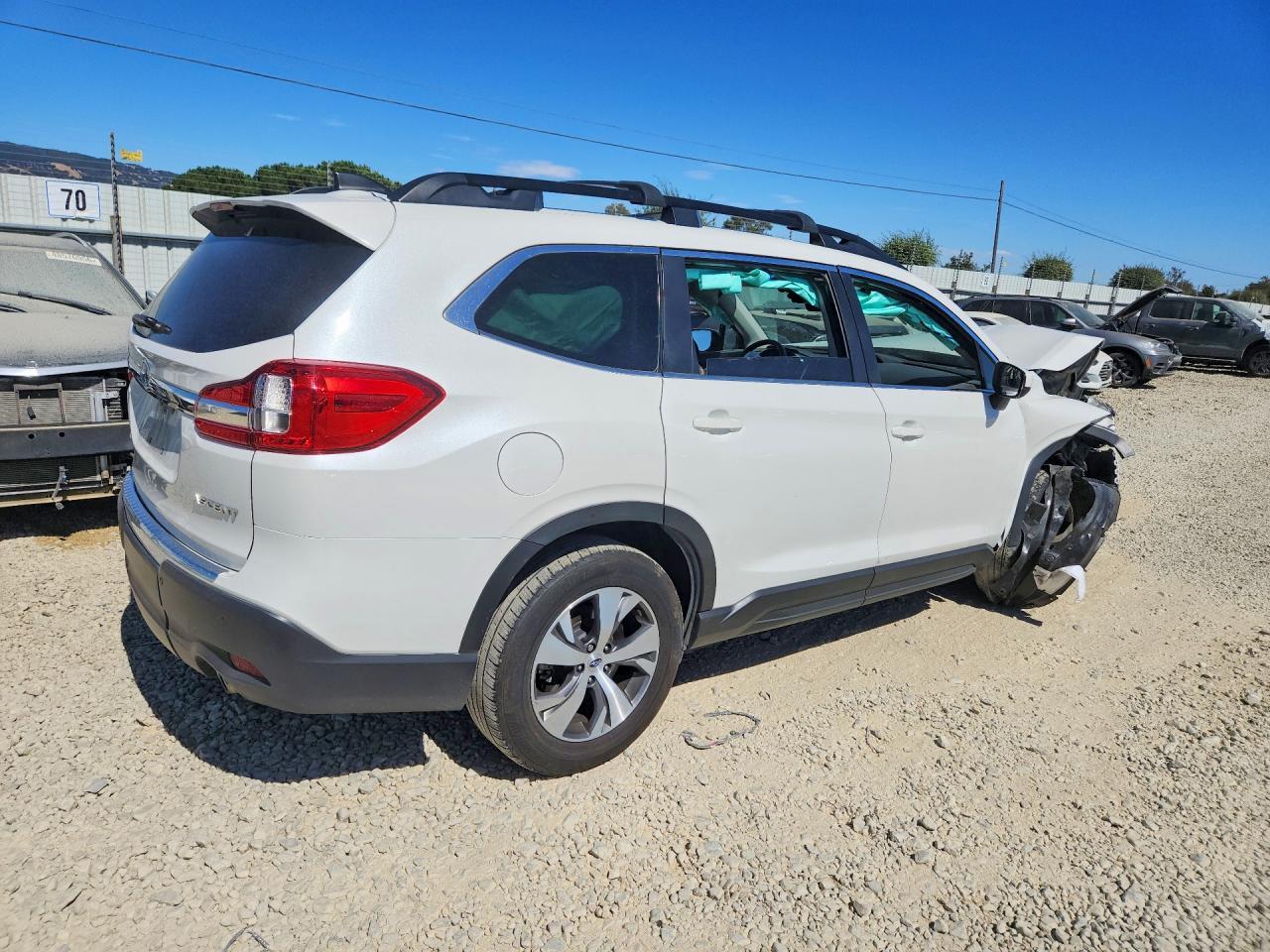 2020 Subaru Ascent Premium - Фото 3