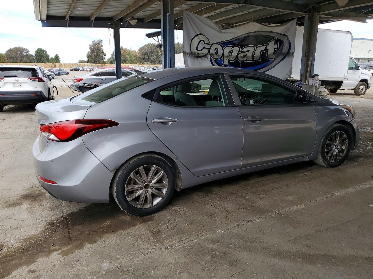 2014 Hyundai Elantra Se - Фото 3