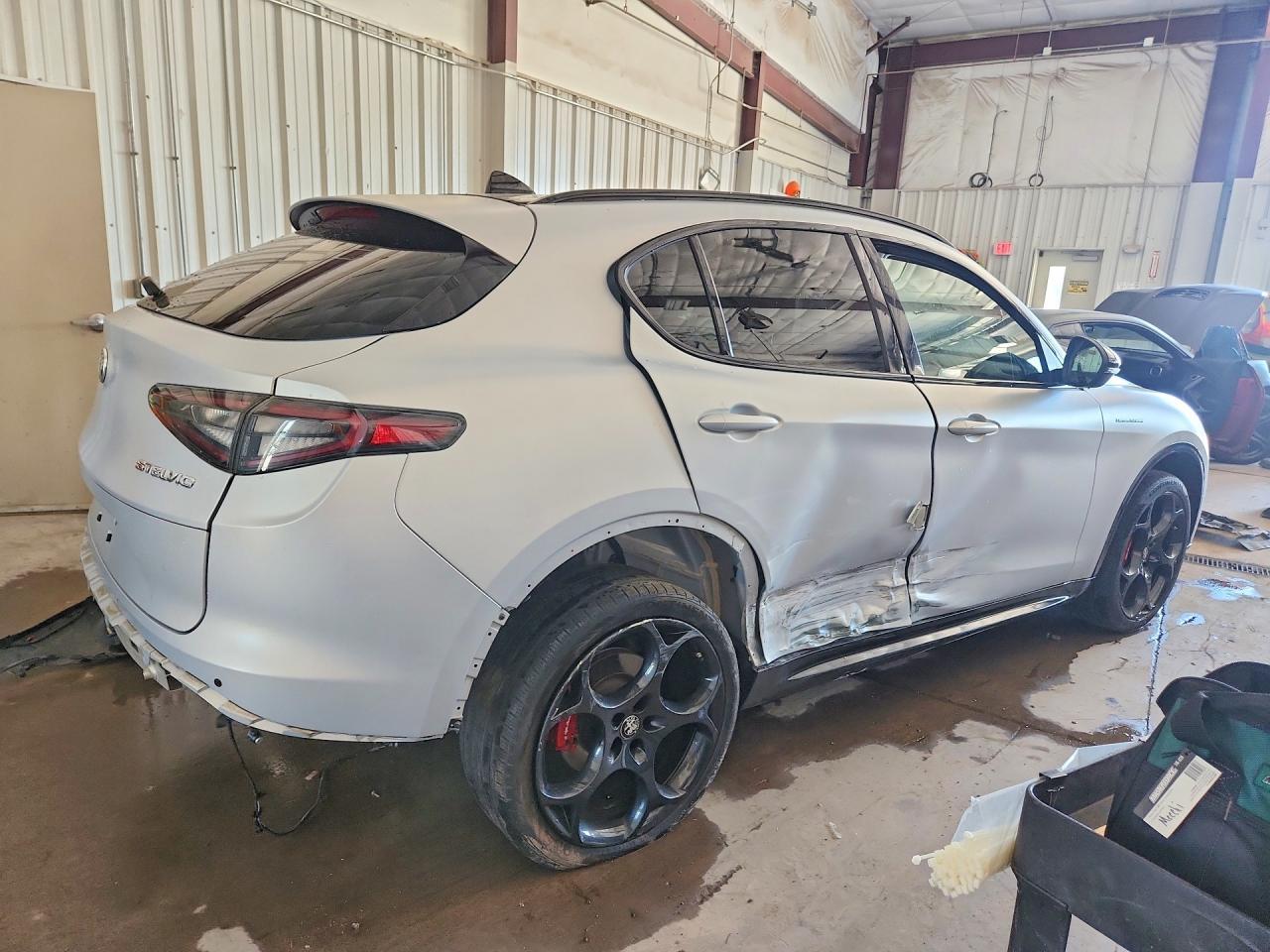 2024 Alfa Romeo Stelvio Ti - Фото 3