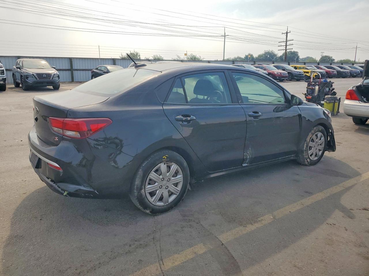 2021 Kia Rio S - Фото 3