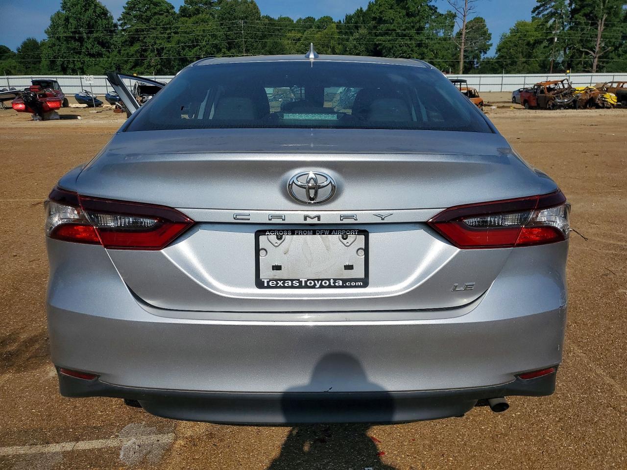 2023 Toyota Camry Le - Фото 6