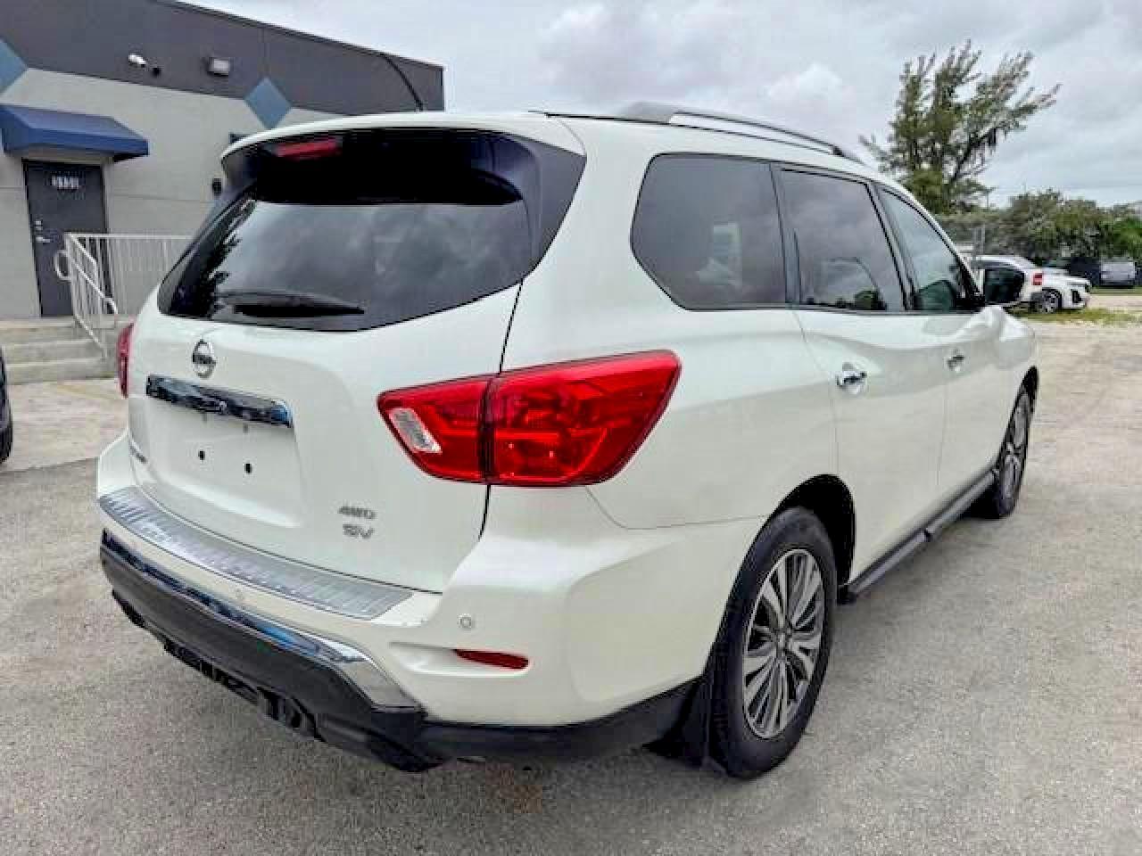 2017 Nissan Pathfinder Sv - Фото 3