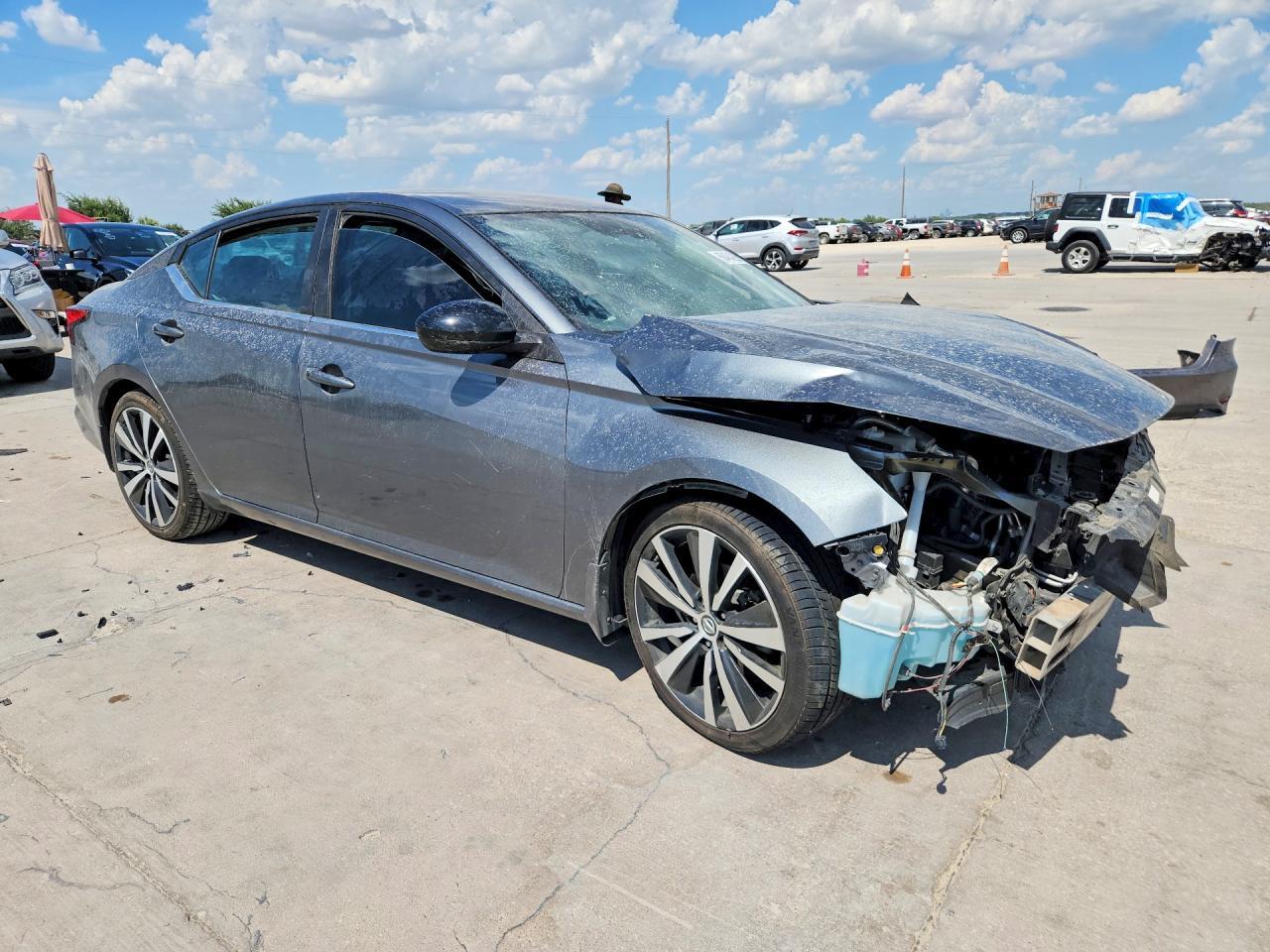 2020 Nissan Altima Sr - Image 4