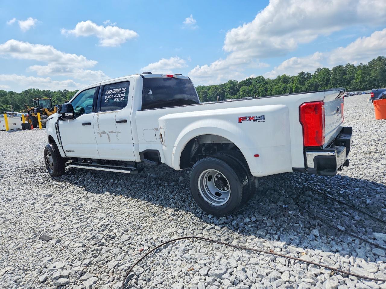2024 Ford F350 Super Duty - Фото 2