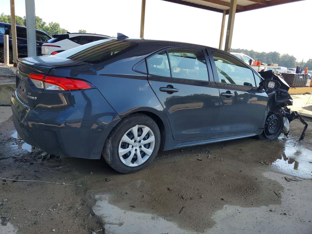 2024 Toyota Corolla Hybrid Le - Image 3