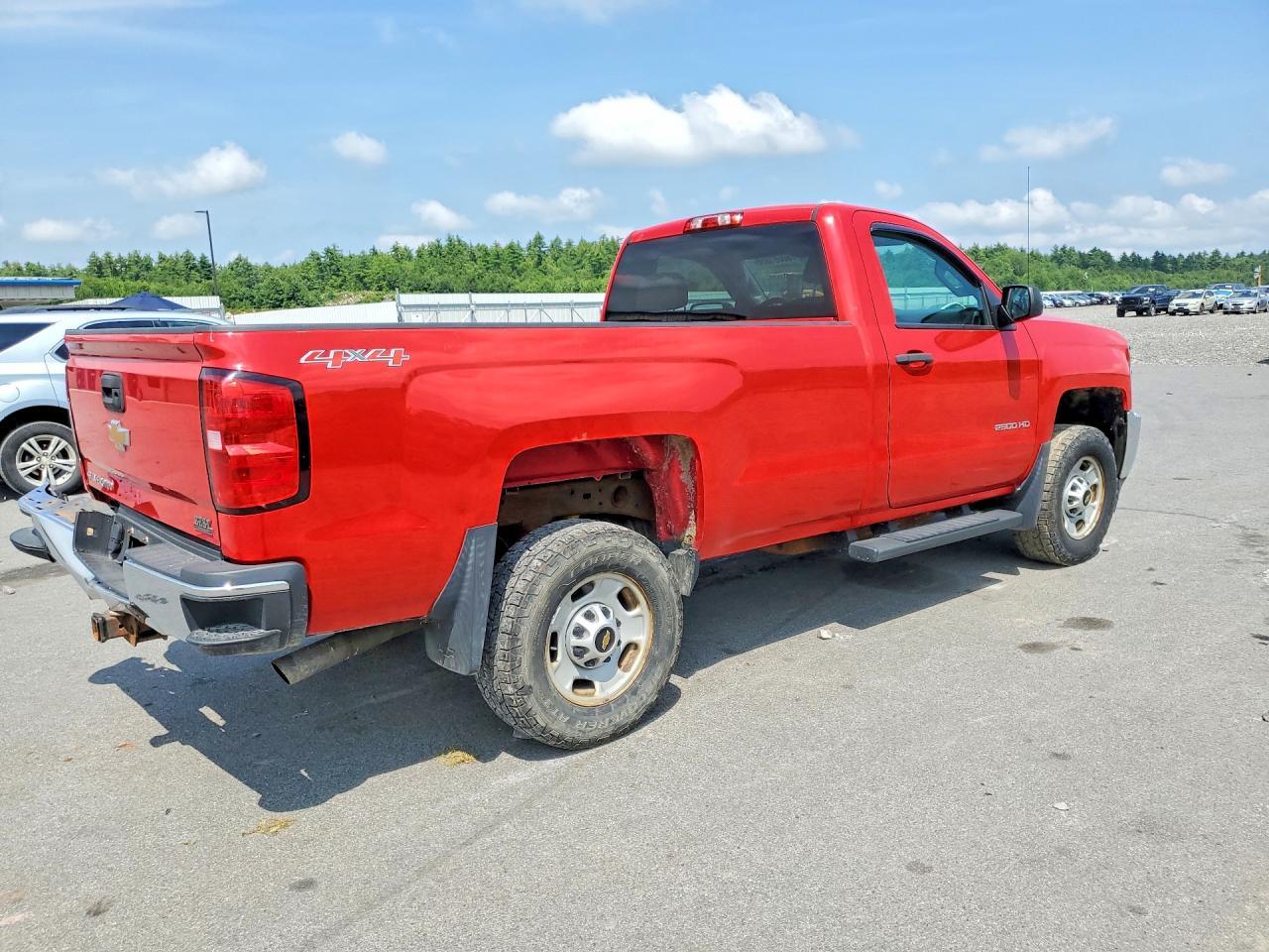 2015 Chevrolet Silverado K2500 Heavy Duty - Image 3