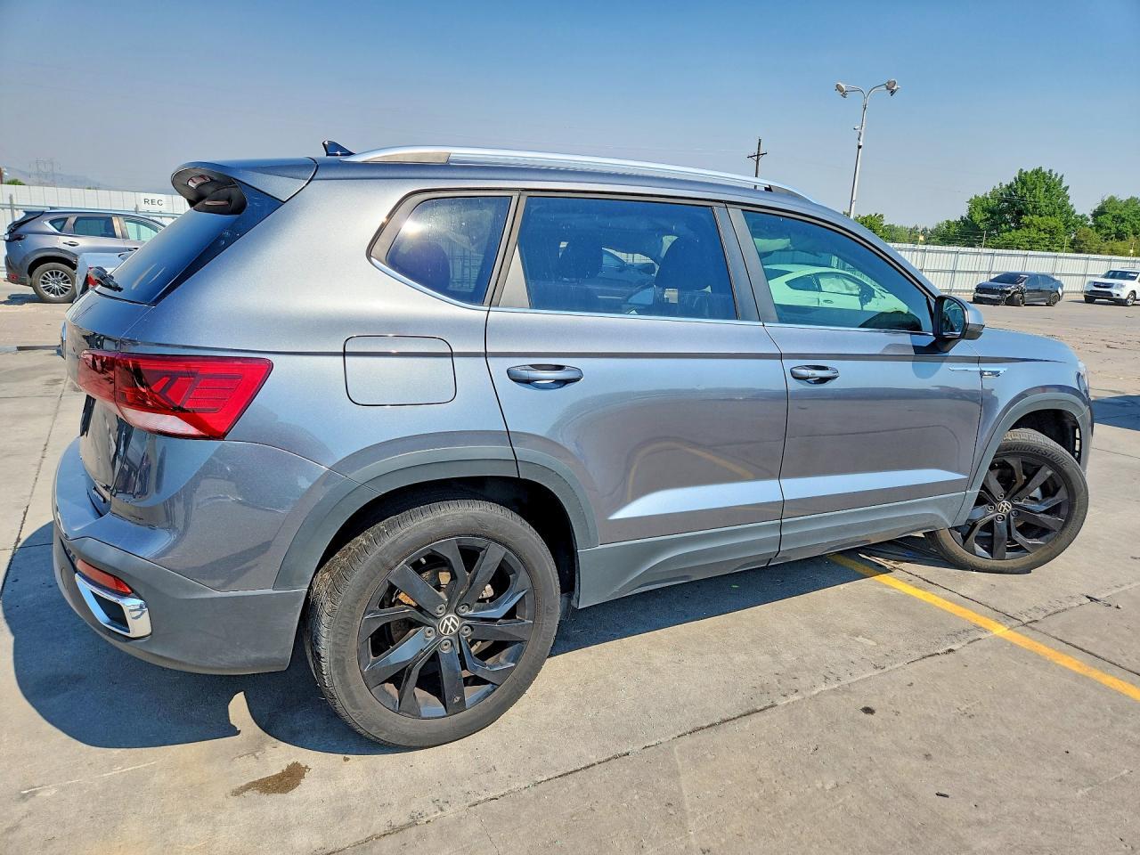 2022 Volkswagen Taos Se Iq Drive - Image 3