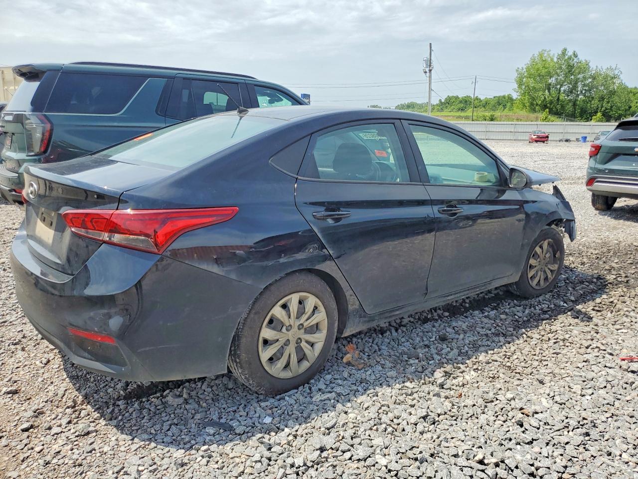 2021 Hyundai Accent Se - Фото 3