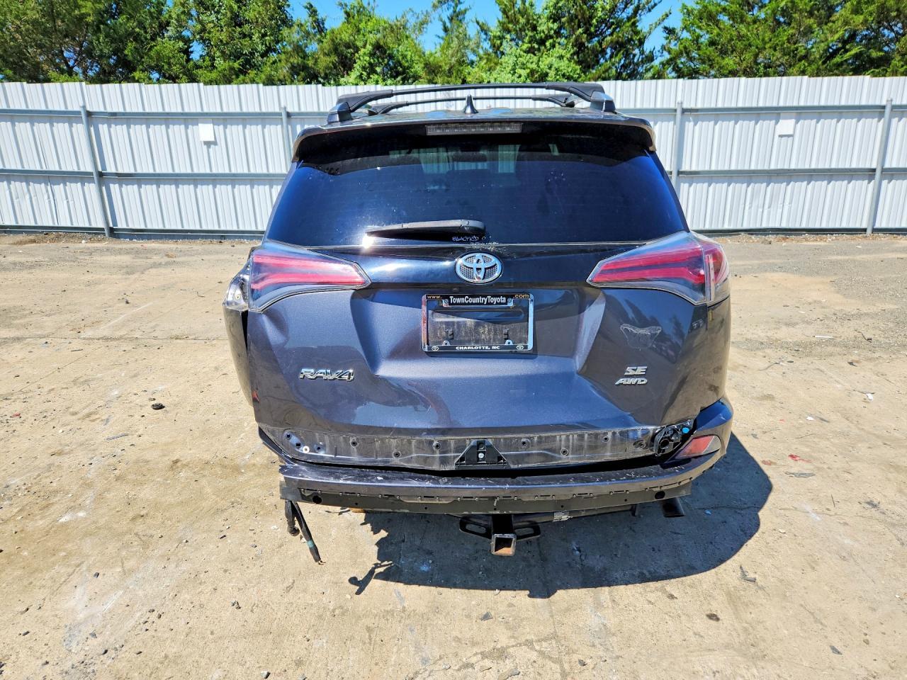 2017 Toyota Rav4 Se - Image 6