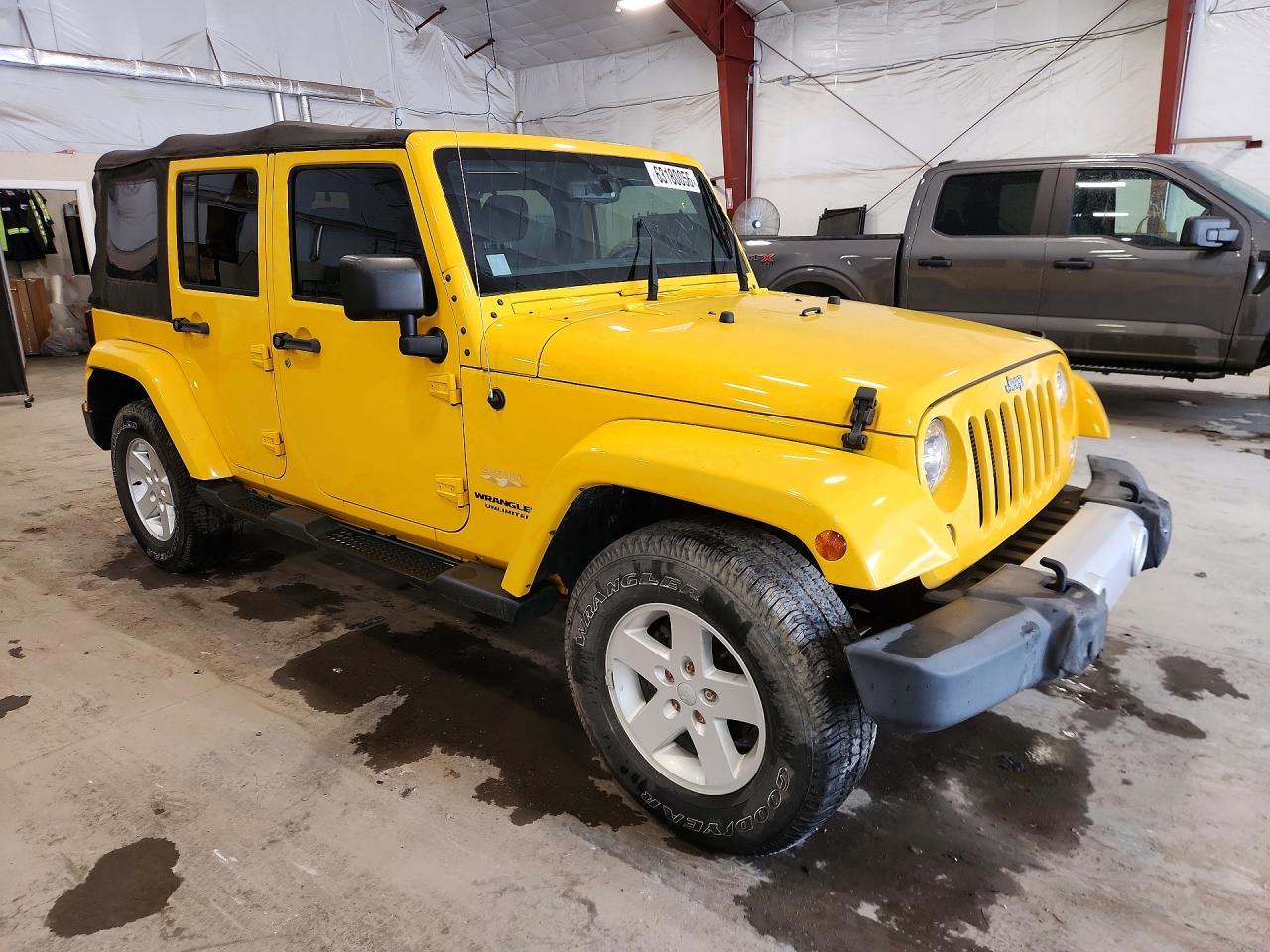 2015 Jeep Wrangler Unlimited Sahara - Image 4