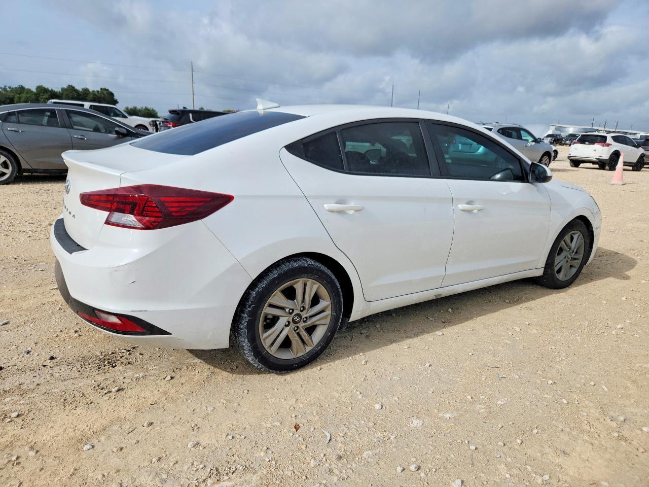 2020 Hyundai Elantra Sel - Фото 3