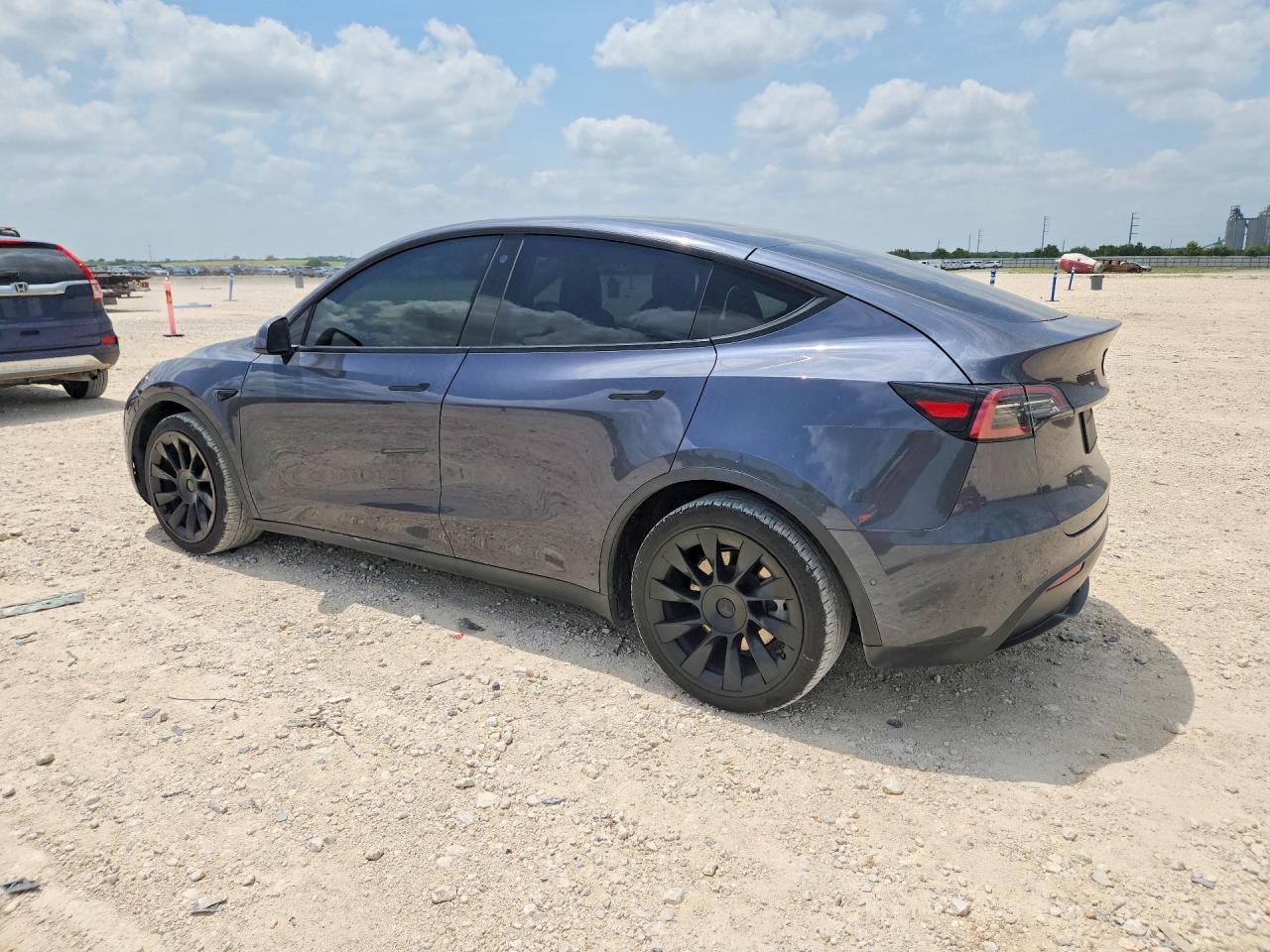 2021 Tesla Model Y - Image 2