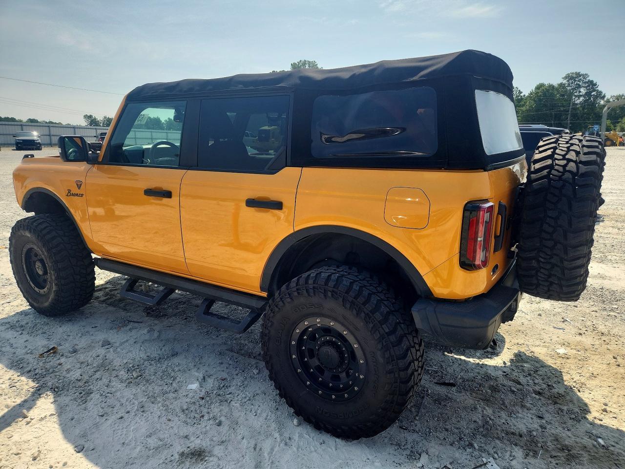 2021 Ford Bronco Base - Фото 2