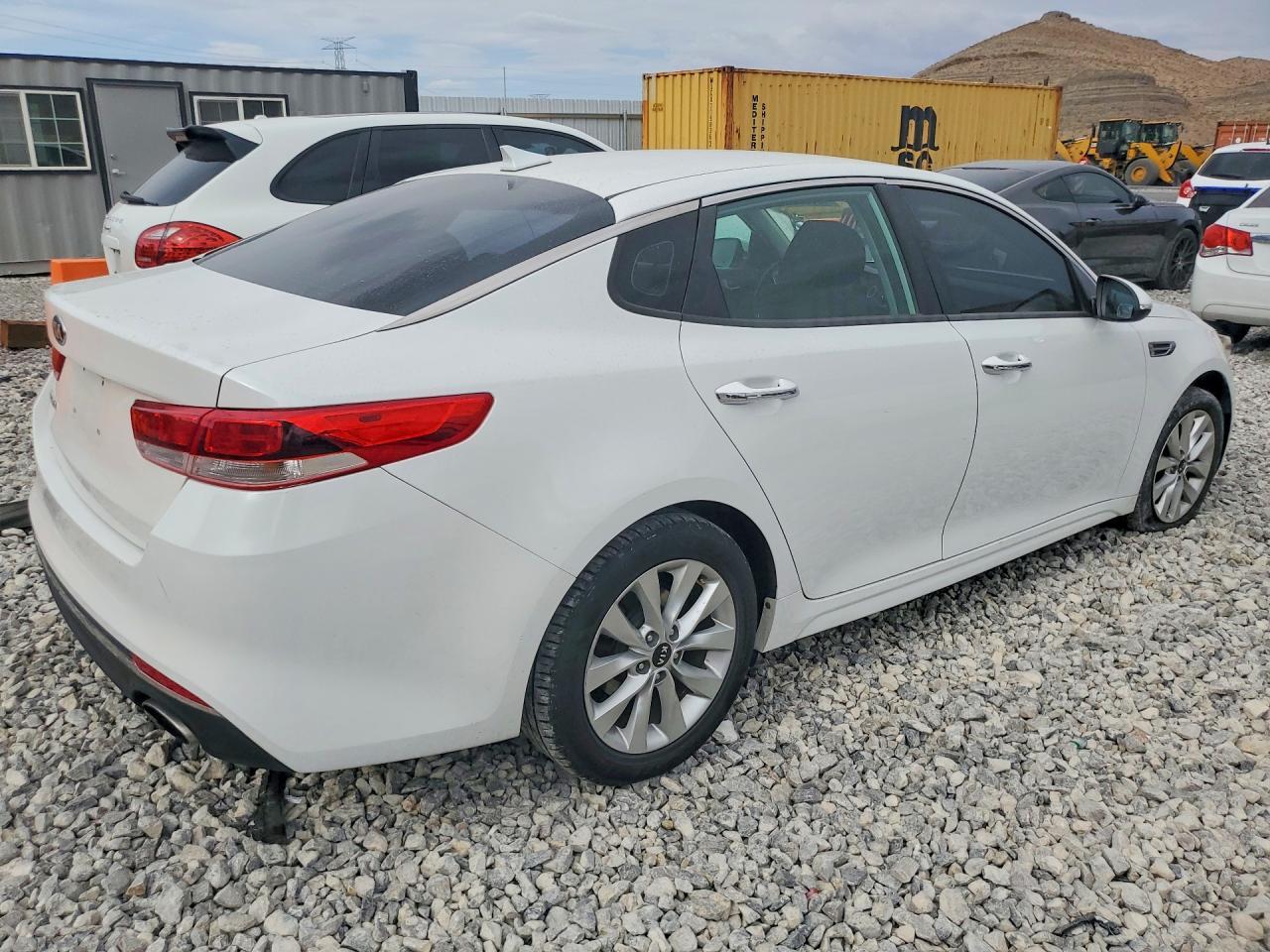 2017 Kia Optima Lx - Фото 3