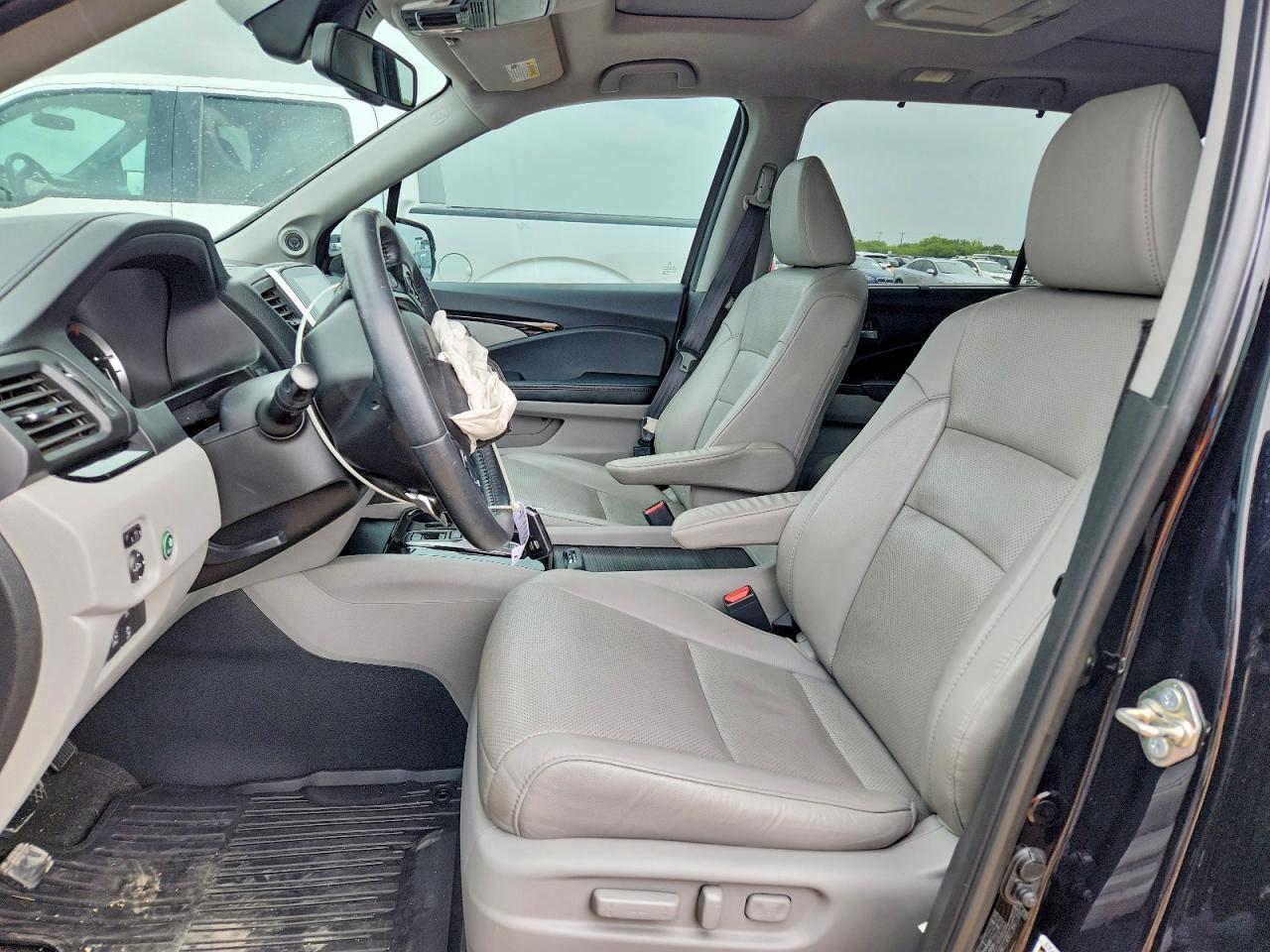 2017 Honda Pilot Elite - Image 7
