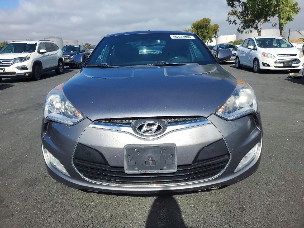 2016 Hyundai Veloster Base - Фото 5