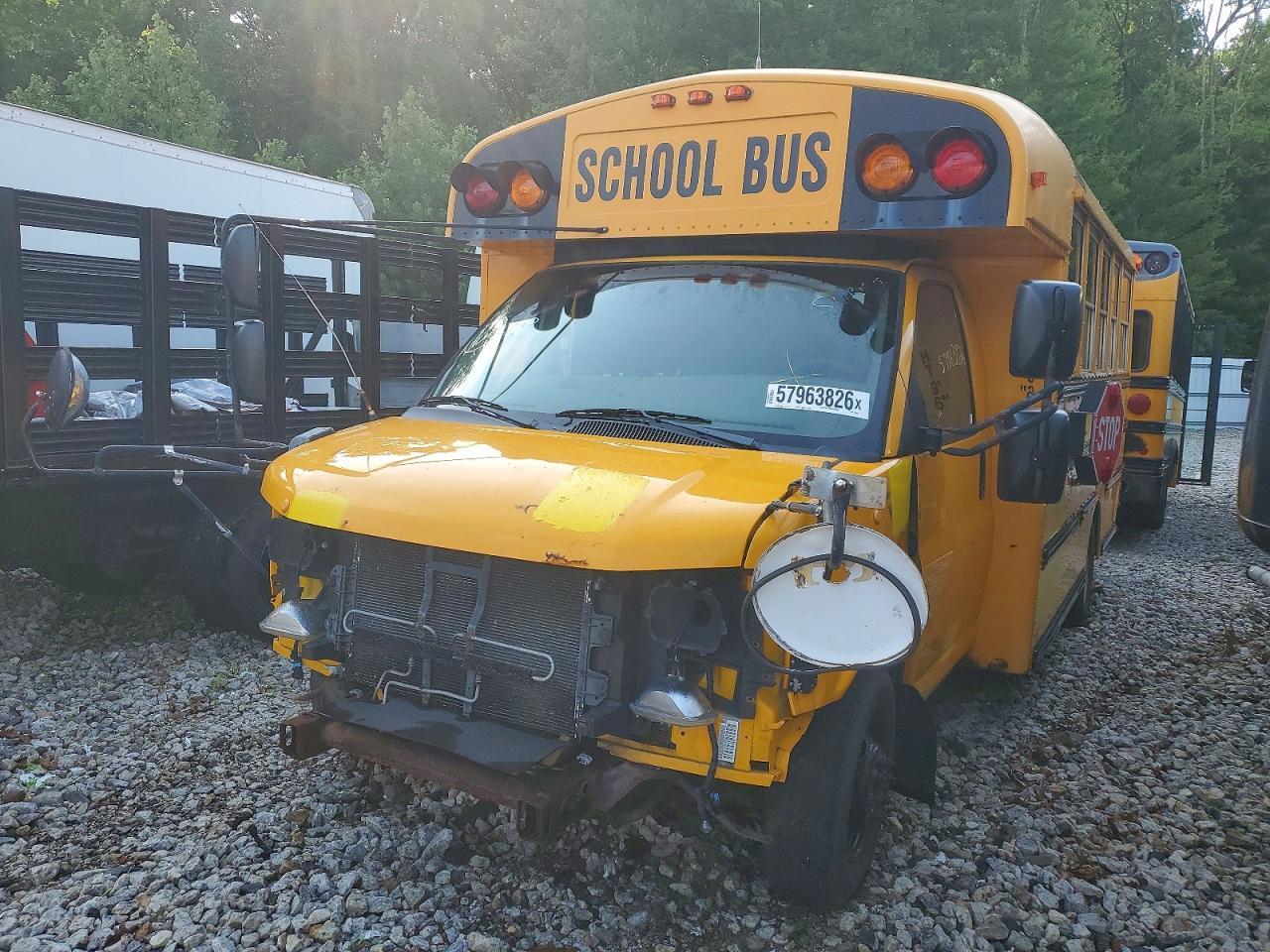 2011 Chevrolet Express G3 - School Bus - Фото 2
