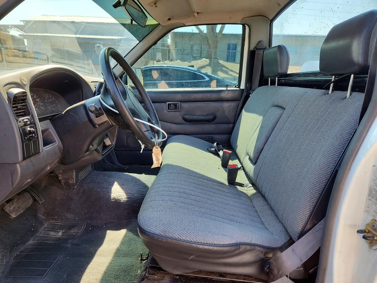 1995 Nissan Truck E/Xe - Image 7