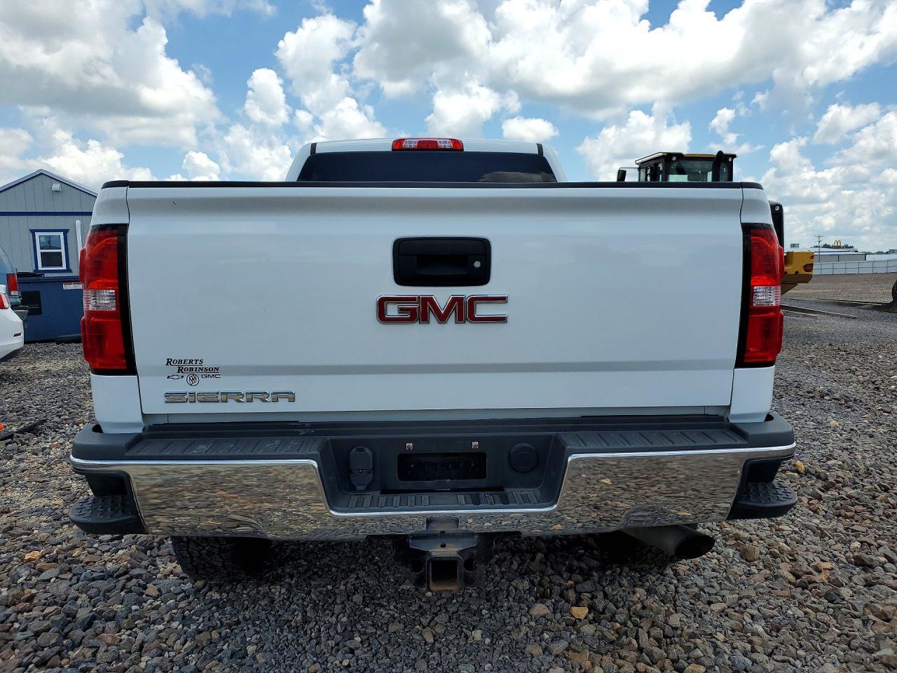 2018 GMC Sierra K2500 Heavy Duty - Image 6