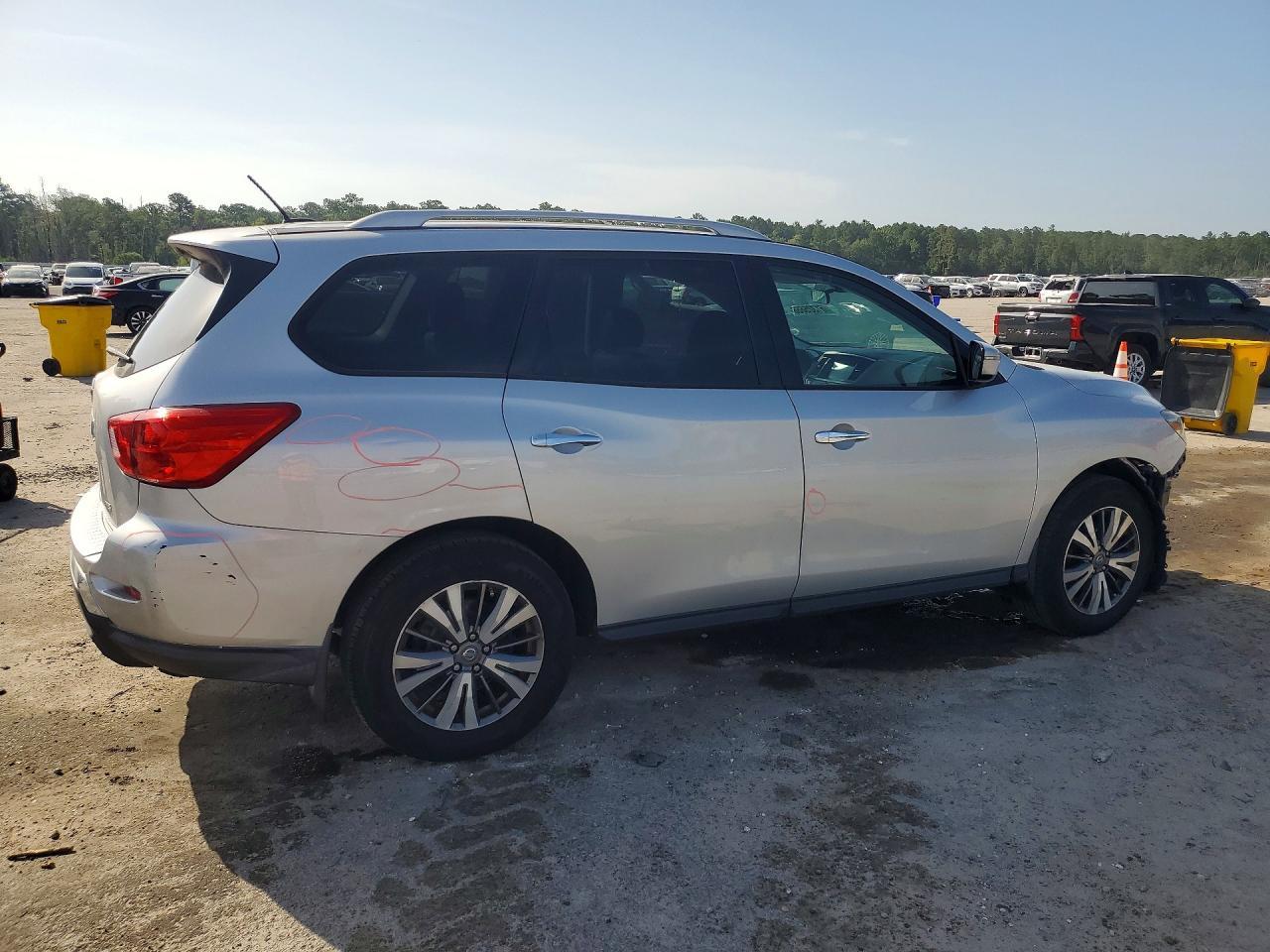 2017 Nissan Pathfinder S - Фото 3