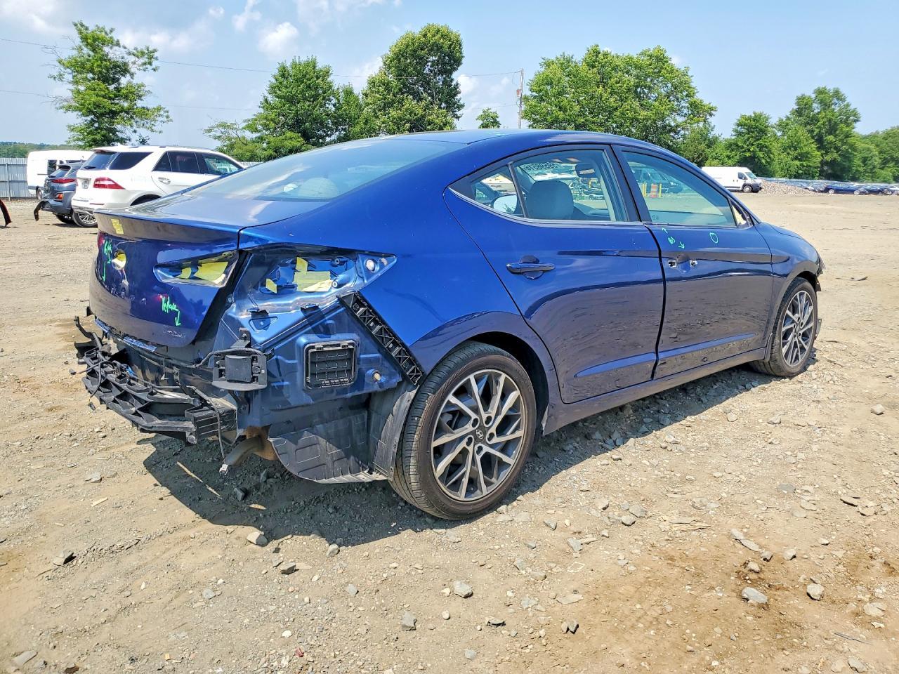 2020 Hyundai Elantra Limited - Фото 3