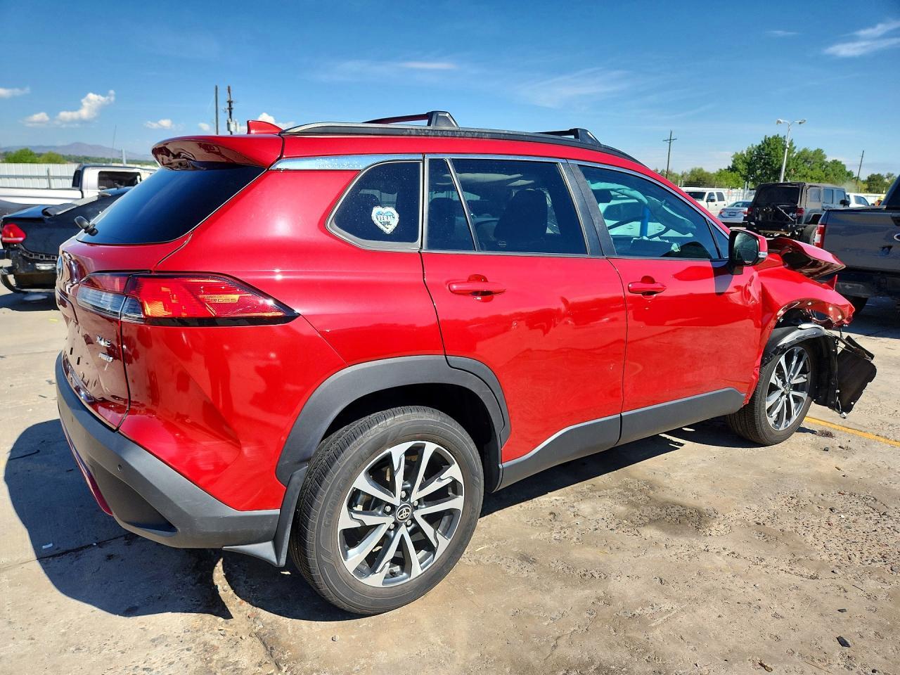 2023 Toyota Corolla Cross Xle - Image 3