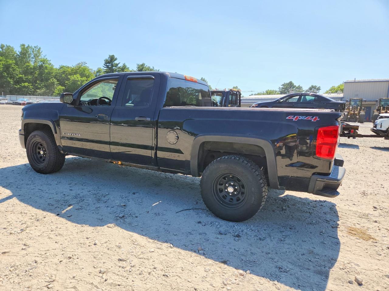 2015 Chevrolet Silverado K1500 - Фото 2