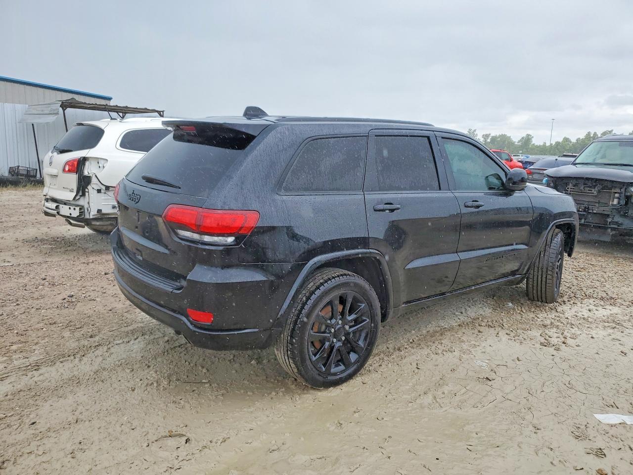 2021 Jeep Grand Cherokee Laredo - Фото 3