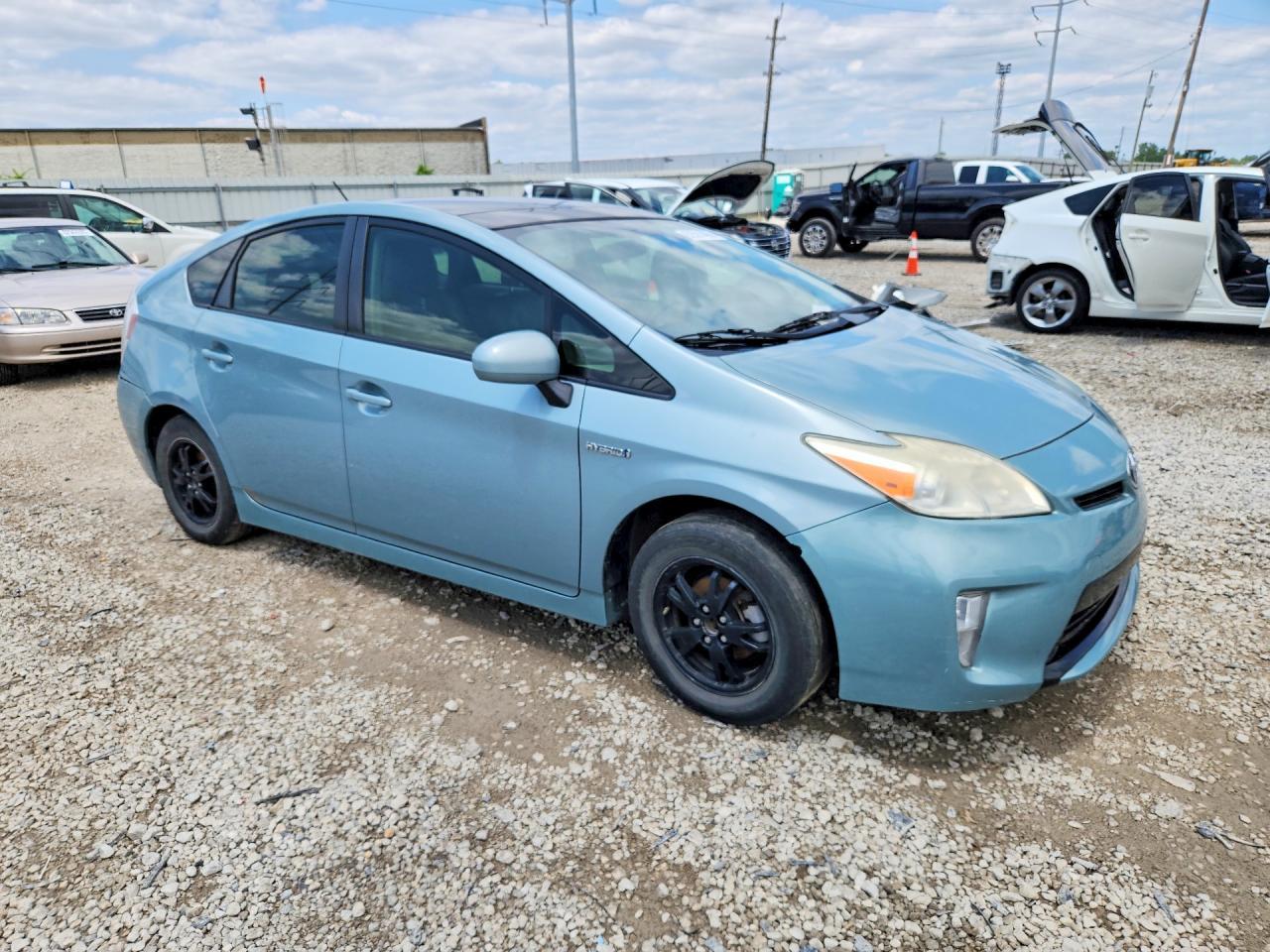 2013 Toyota Prius Three - Image 4