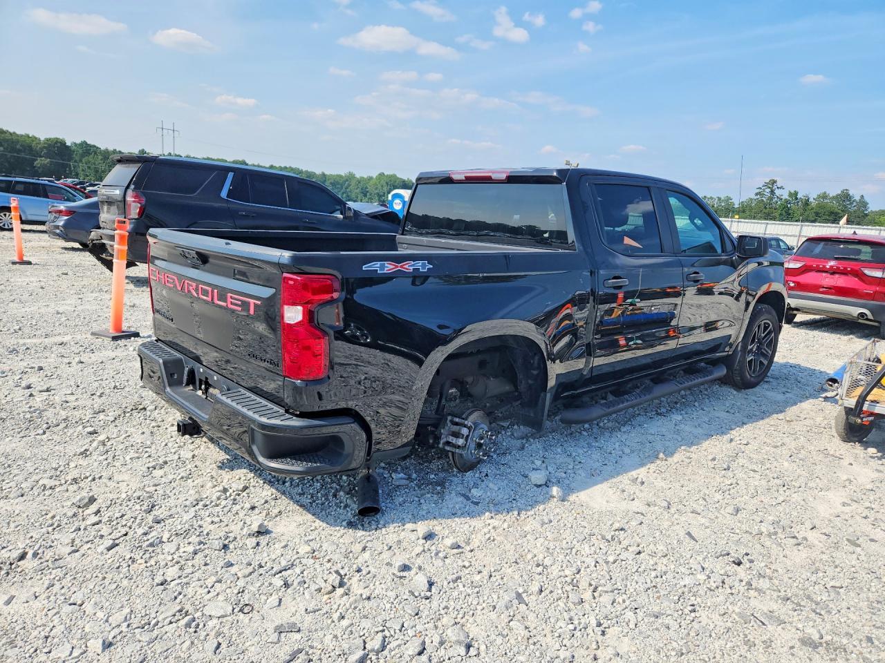 2023 Chevrolet Silverado K1500 Custom - Image 3