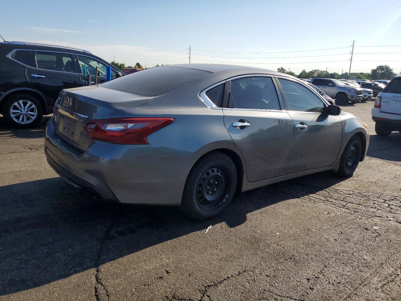 2018 Nissan Altima - Image 3