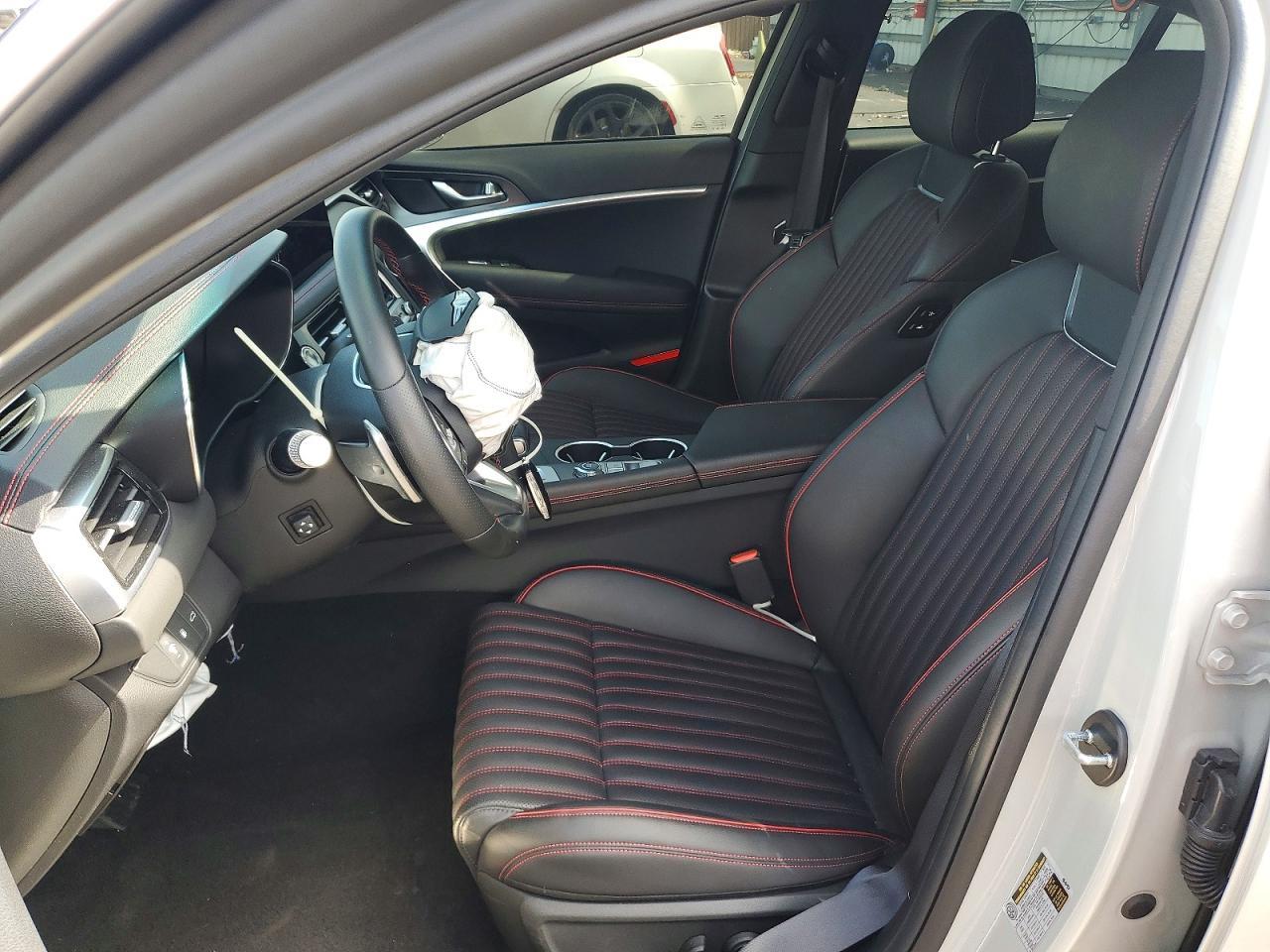 2025 Genesis G70 2.5T Sport Prestige - Фото 7