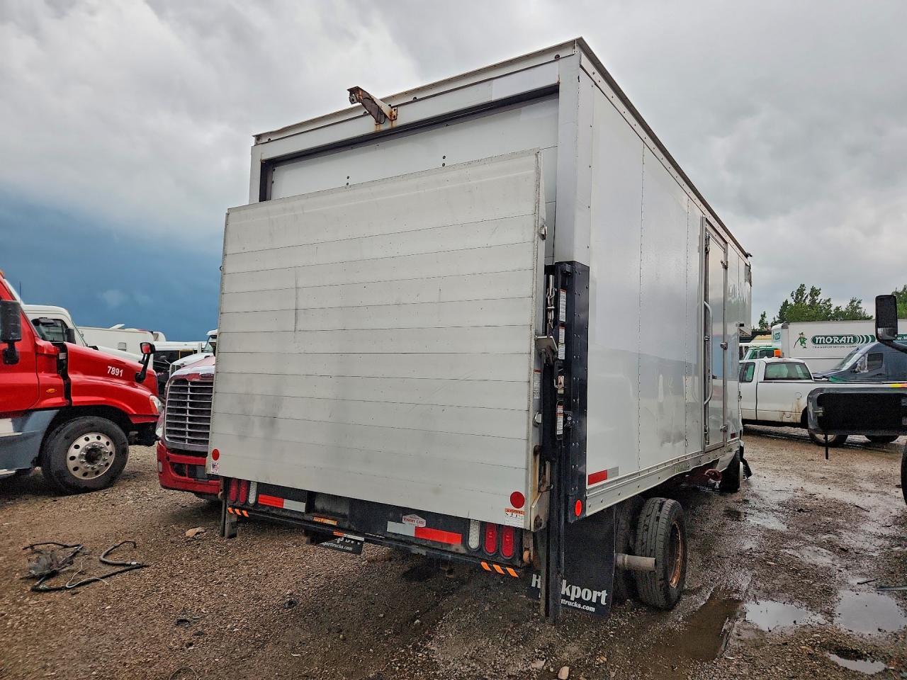 2023 Ford E450 Box Truck - Фото 3