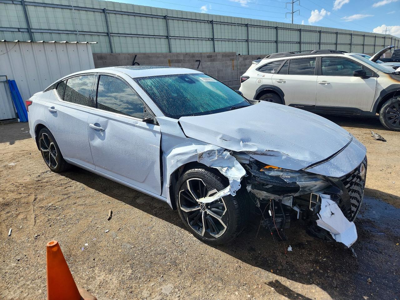 2023 Nissan Altima Sr - Image 4