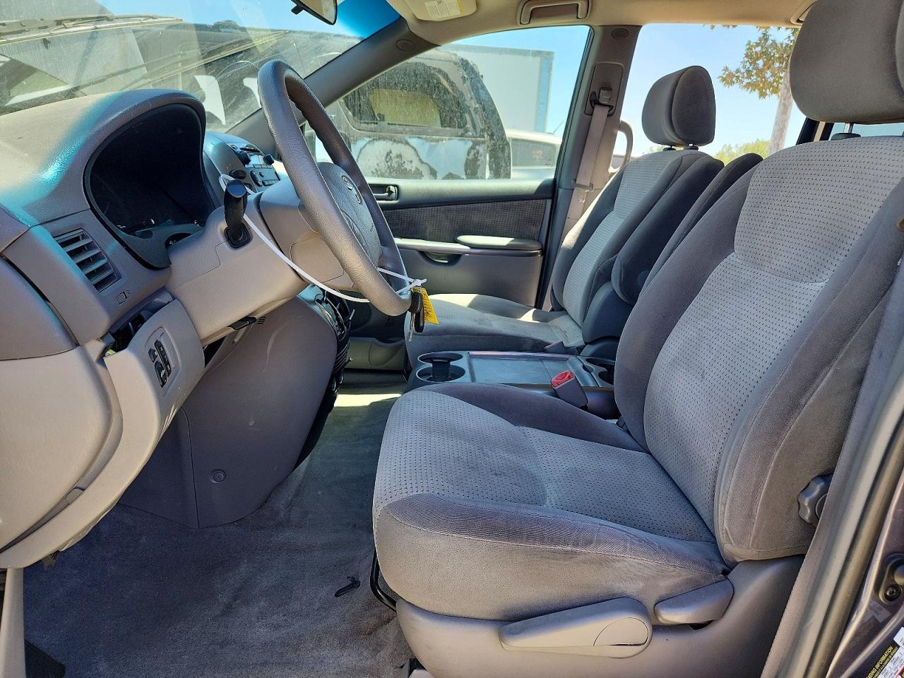 2007 Toyota Sienna Le 7-Passenger - Фото 7