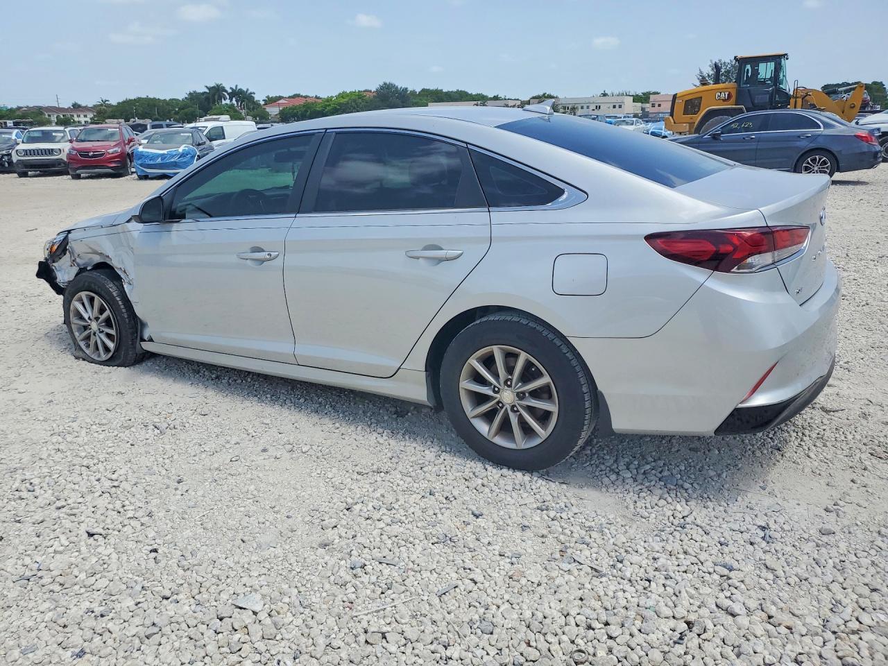 2019 Hyundai Sonata Se - Image 2