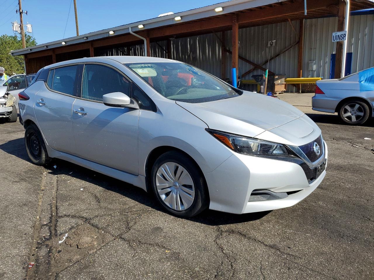 2022 Nissan Leaf S - Фото 4