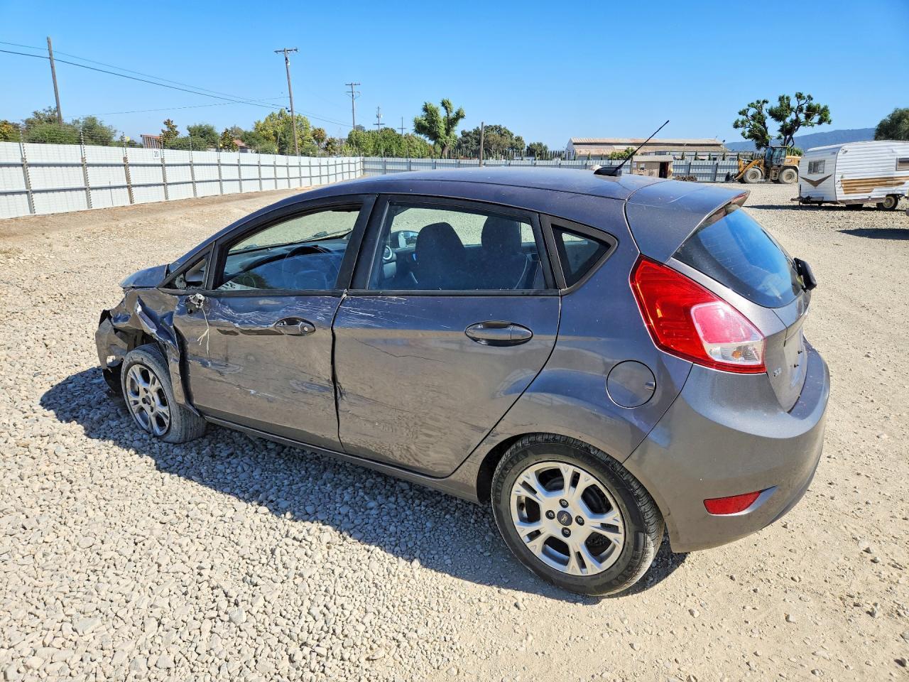 2014 Ford Fiesta Se - Image 2