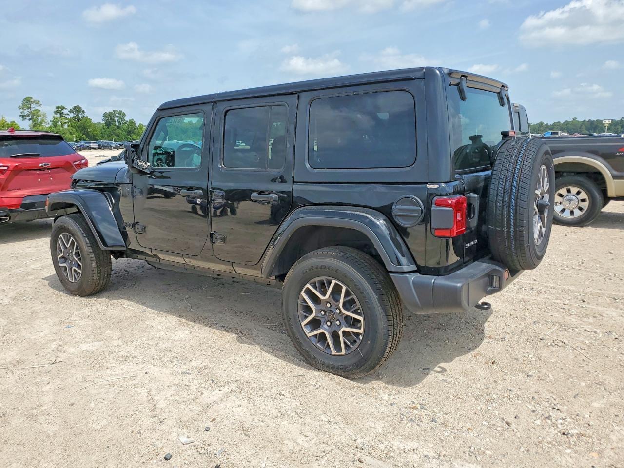 2026 Jeep Wrangler Sahara - Фото 2