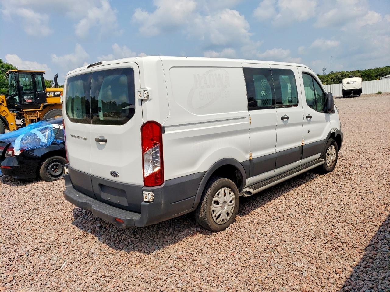 2015 Ford Transit 250 Delivery Van - Фото 3