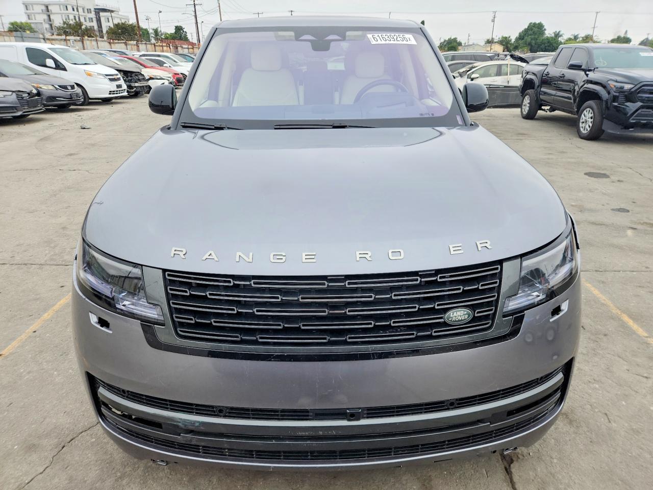 2023 Land Rover Range Rover Se - Image 5