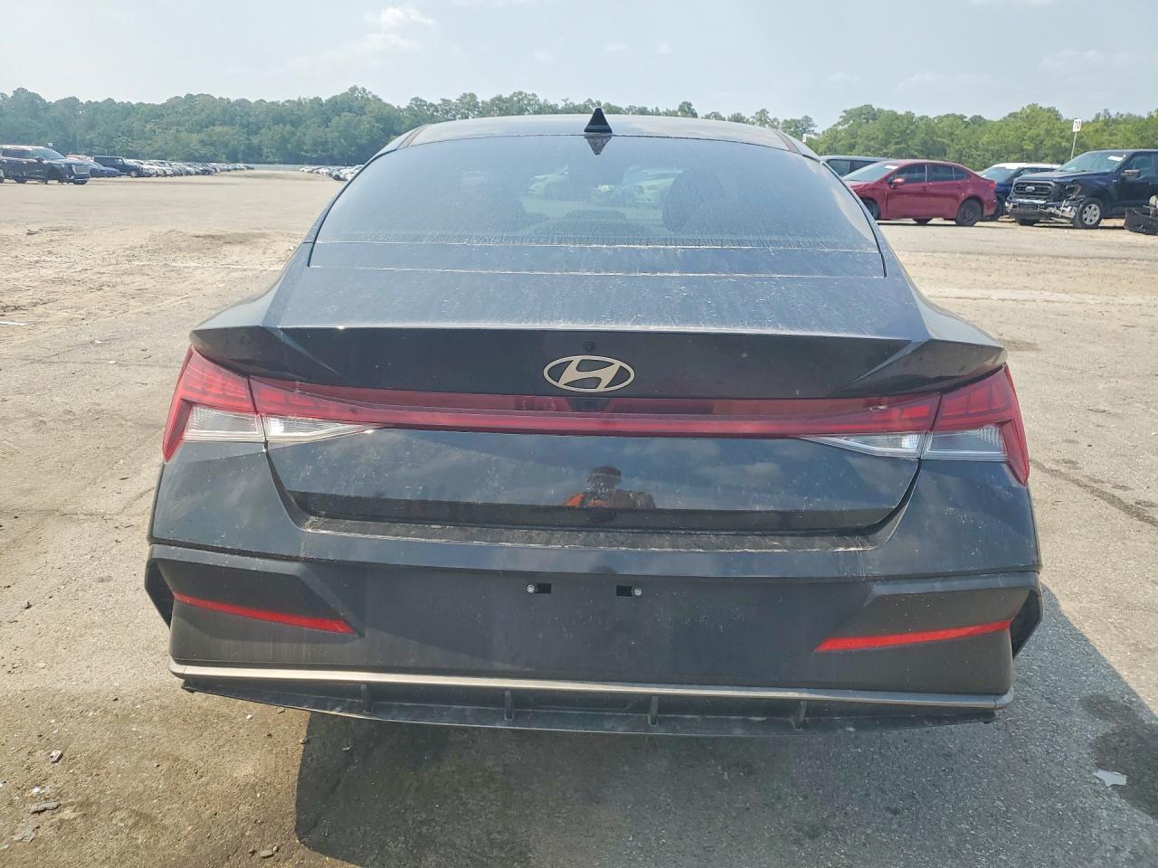 2025 Hyundai Elantra Sel - Фото 6
